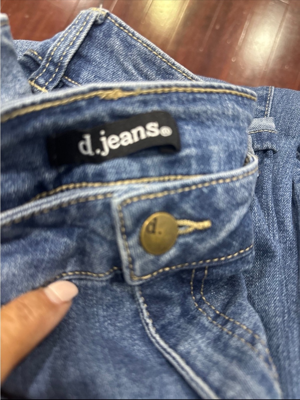 Classic Blue Women's Jeans - d. Jeans - Comfortable Everyday Fit - Picture 8 of 8